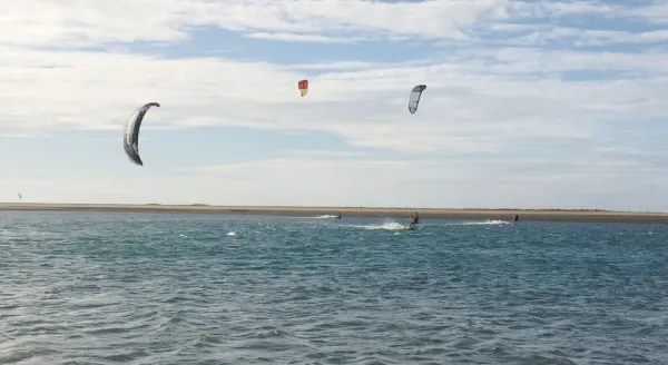 kitesurfing in Ilha do Guajiru