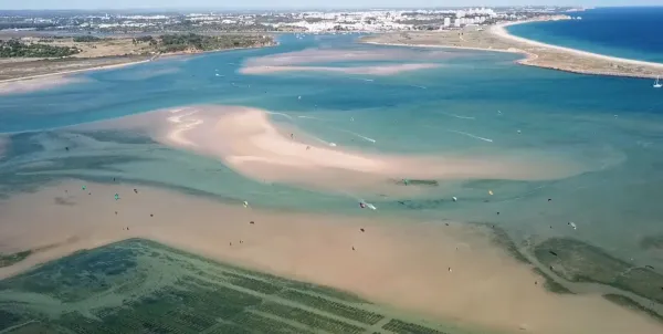 kitesurfing in Alvor Lagoon