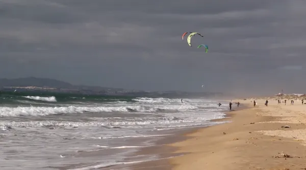 kitesurfing in Costa de Caparica