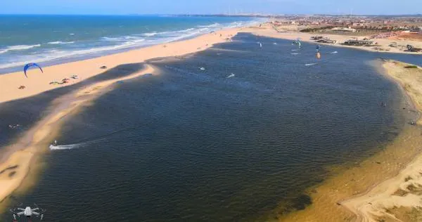 kitesurfing in Lagoa Tahiba
