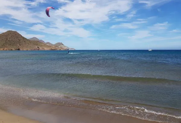 kitesurfing in Los Genoveses